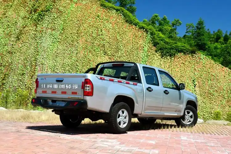 8t两驱尊贵型加长轴距je493zlq4cb图片_骐铃汽车_8/27张图片_汽车外观