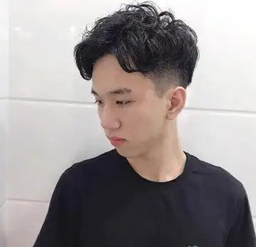 男生后脑勺断层发型 后脑勺有层次感的男生发型