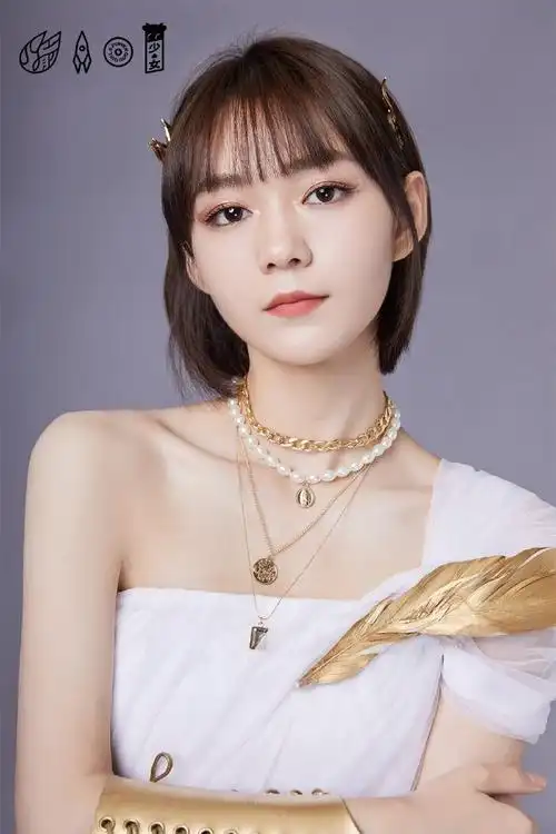 火箭少女白金女神造型好看吗火箭少女101最新美照彰显异域之美