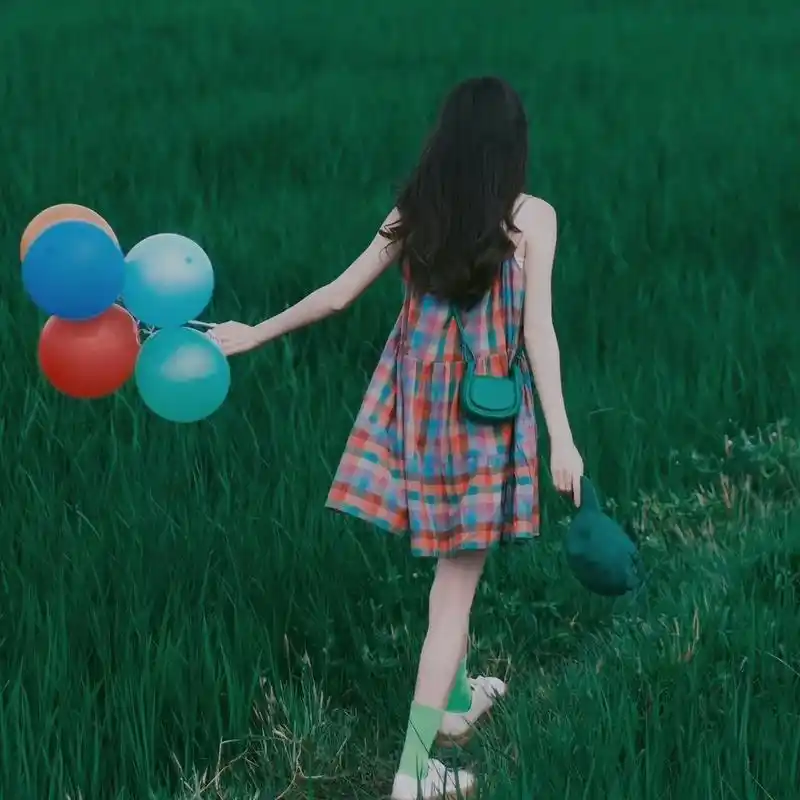 氛围感极强的女生背影头像#头像# #治愈