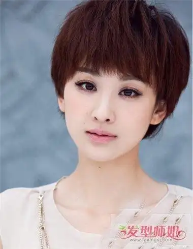 小妹妹精剪可爱齐耳短发学生头 女生剪出的时尚有灵气露耳短发