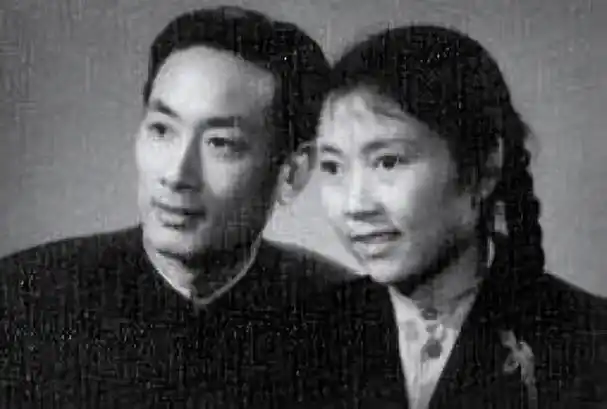 在儿子们的好意撮合下,庞学勤与昔日妻子杨洸的好友高山英子重拾了