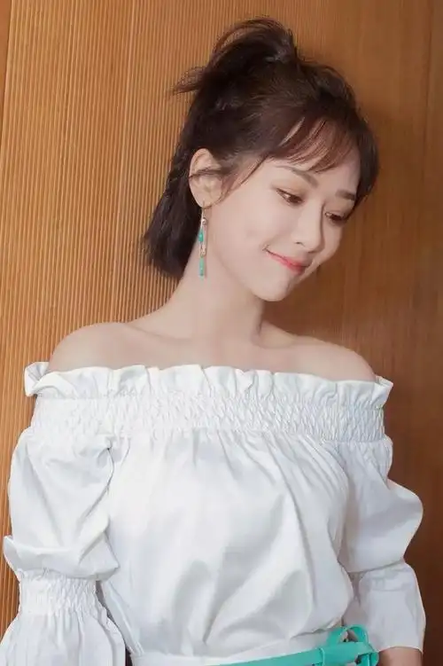 颜值飙升的杨紫原来是动了这个部位啊