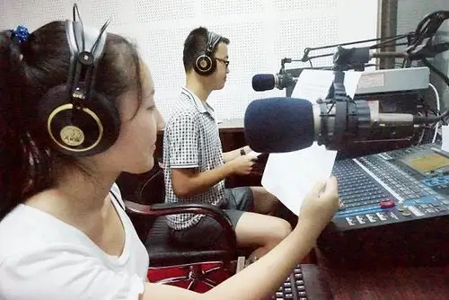 为何导演更倾向于后期配音_配音工作经验_木屋配音