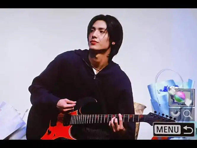 分享韩国摇滚男歌手李周演美图合集&