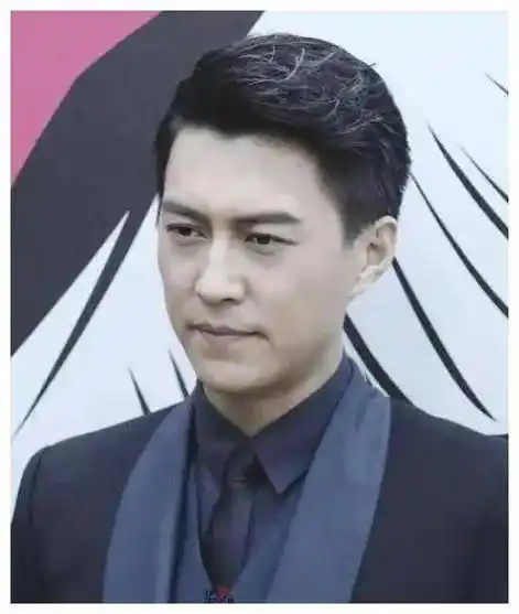 靳东不愿让江珊女儿有难堪誓为对待离异妻子的诚挚回应