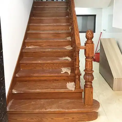 厂家直销红橡木实木楼梯踏板 定制成品烤漆别墅木梯踏步板