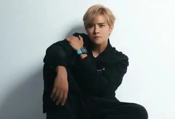 罗志祥晒自拍照,表情夸张搞怪引热议,粉丝:期待新歌的制作_观众_表演