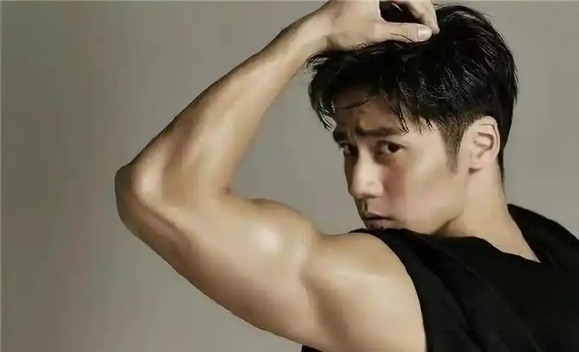 蒋劲夫被捕照曝光或面临15年刑罚胡歌等明星都忍不住发文了