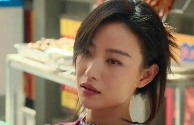 当35岁的倪妮和27岁的孟子义站在一起时,我彻底明白了什么是气质和