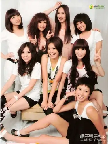 还记得黑涩会美眉里的小薰吗她现在长这样啦