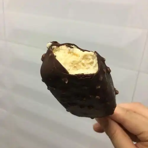 熠杺一意做的秒杀梦龙:4款巧克力脆皮雪糕(香草白巧 & 甜酒黑巧 &