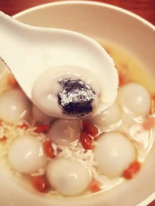 手机用户4953_trwo做的黑芝麻汤圆