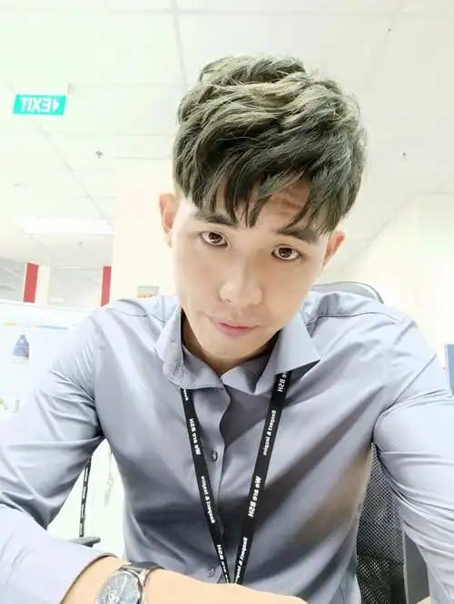 赶走蓝蓝的星期一#墨绿发色  #灰绿色  #烟熏灰绿色  #男生发型