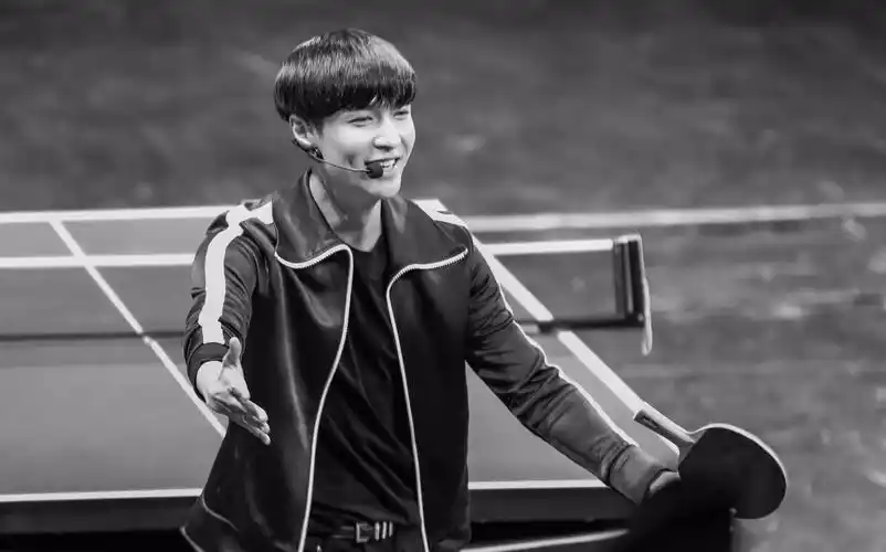 张艺兴图楼|努力努力再努力