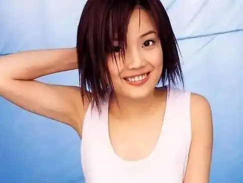 容祖儿的"特殊"情史,下嫁"干爹"的儿子,"智夹春卷"上位