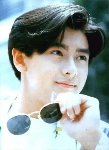 现在马路上的男的基本都这个发型吧