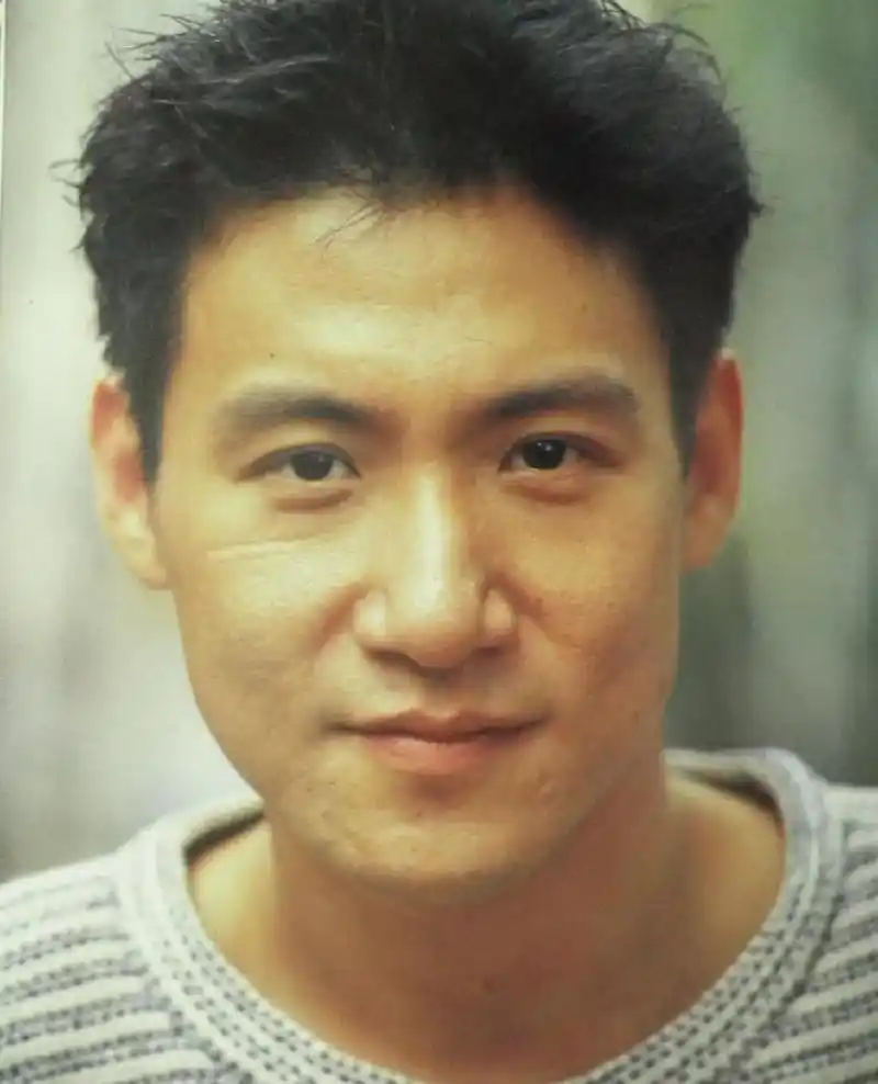 张学友:天王巨星的沉浮与坚守 在娱乐圈的众多璀璨星辰中,张学友无疑