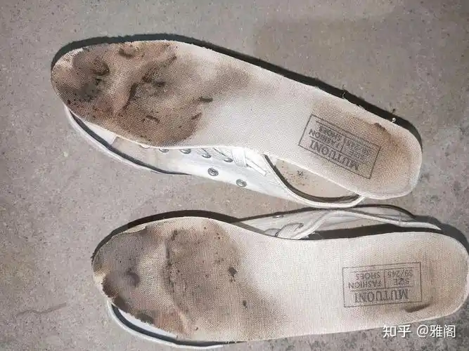 女孩子穿过的鞋垫有多脏?