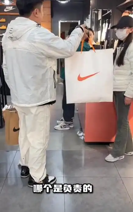 西安钟楼耐克阿迪店被打假后直接关门躲避但是被爆是惯犯