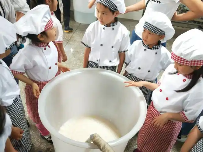 一年3班职业体验活动现代化豆腐制作