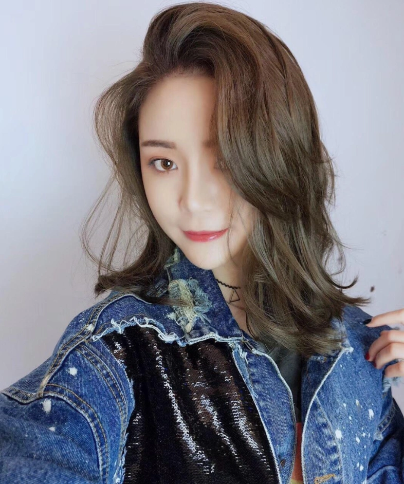 看一眼就会沦陷的"齐肩烫"发型,清爽,简约又大气!