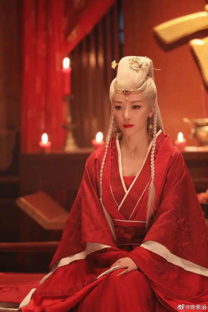 陈紫函不会老的吗新剧出场真的超美跟大汉天子比没什么差别