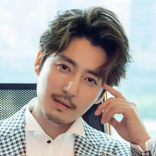 王泷正,1980年3月13日出生于天津,中国内地男演员,毕业于中央戏剧学院