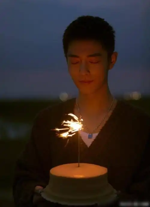 肖战发文庆祝29岁生日,寸头造型象征新起点