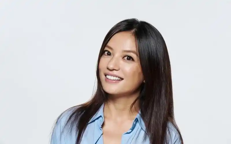 2012年,赵薇领衔主演的《爱love》广获国内外专业影评人的称赞,入围