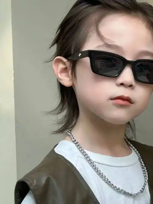 小帅哥发型._中国_形象_人类