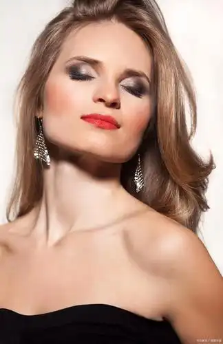 女人颧骨高好还是不好,命运如何