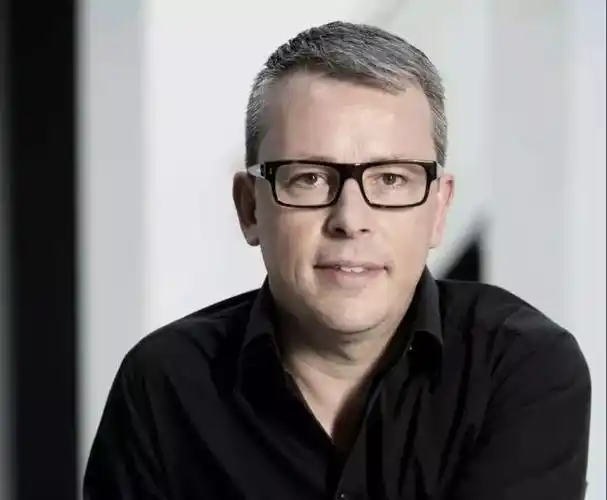 这国产汽车外观设计师全是老外!听听网友都是怎么比较的