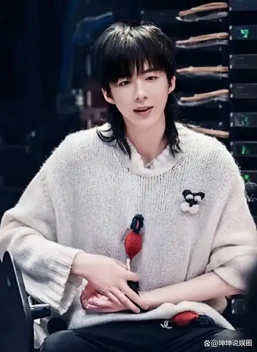 看了刘宇宁的境遇,才发现资本造星的力量太强大