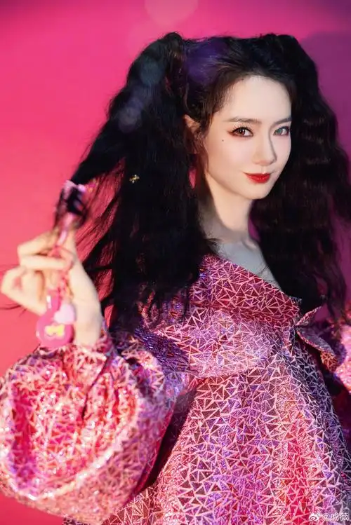 火星情报局##戚薇lookbook##戚薇时尚图鉴