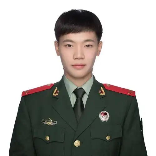 沈涛,2015年入伍,时任安徽武警总队武警员,现任南湖保安旗下禾记电子