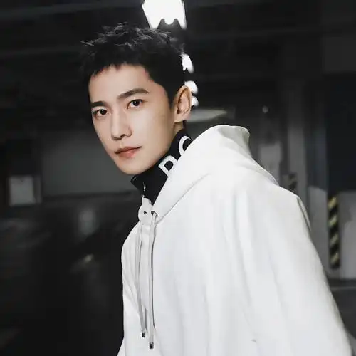 杨洋起诉网红酸奶店侵权此前申请冻结100万元财产