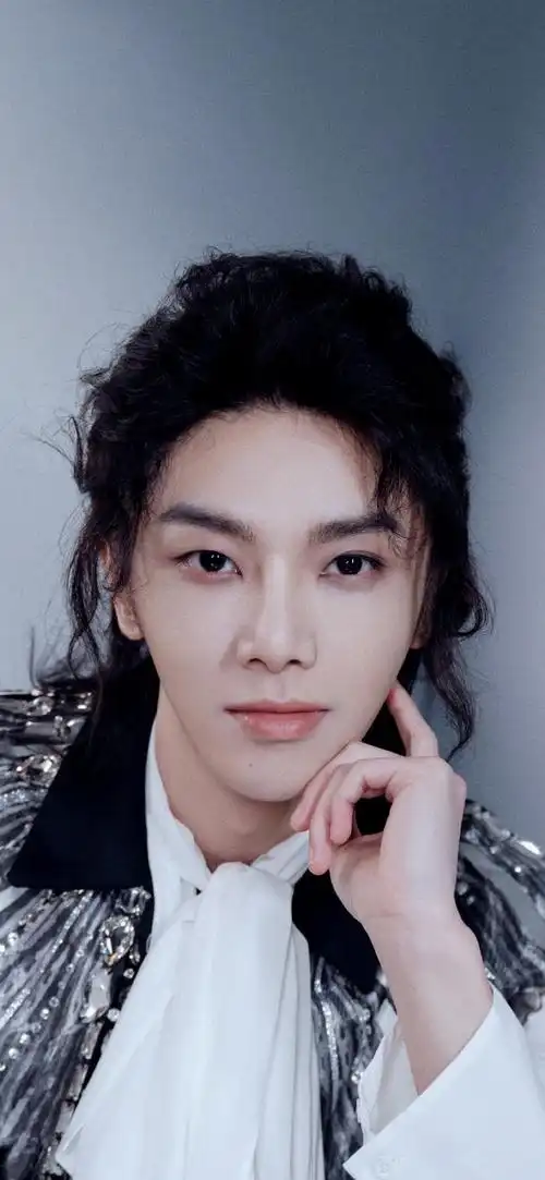 和华晨宇点亮微博之夜##微博king和queen