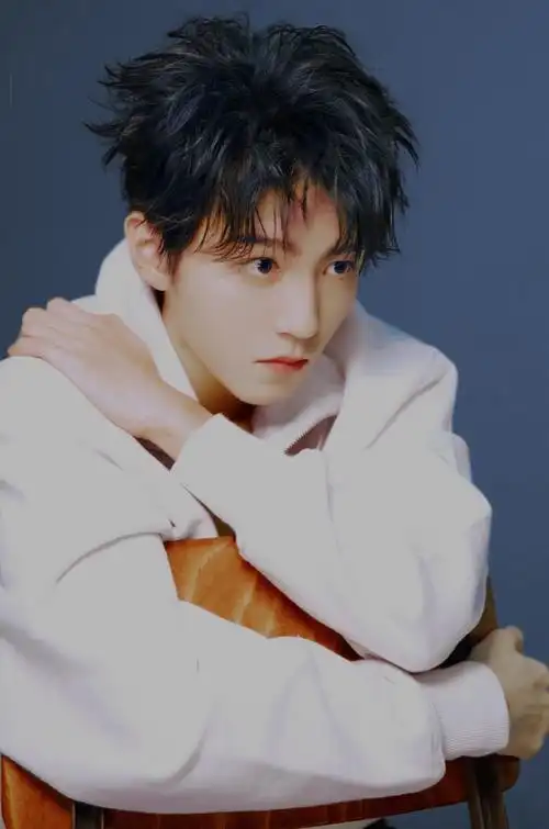 王俊凯2021一往无前##迪奥品牌大使王俊凯