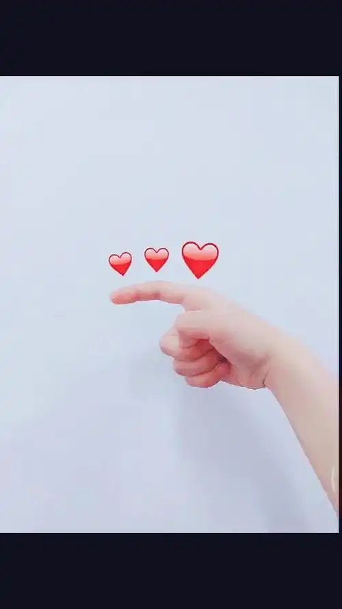 跟风一波比心手势图