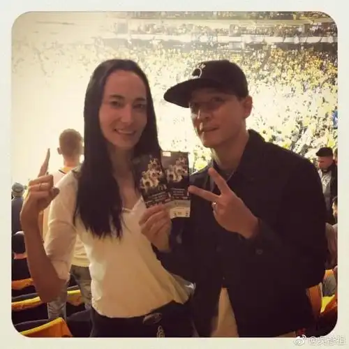 男神吴彦祖跟他们比只能坐看台