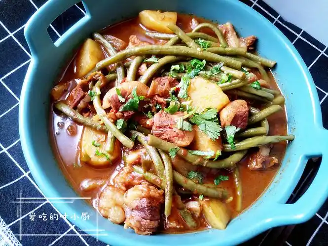 周末给孩子做的东北炖菜,虽然费时间,但是味道好,一锅没够吃!