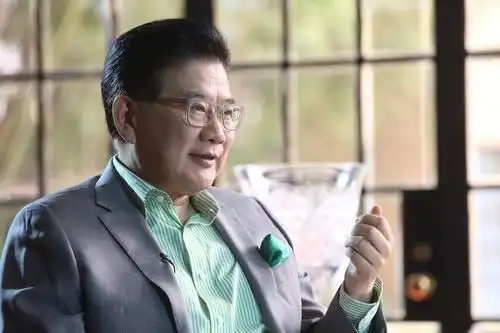 原创学医出身却成上海第一主持人因毒舌频被传去世金星曾大骂他贱