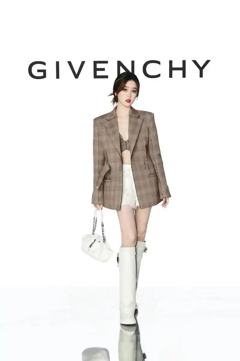 虞书欣封神图.#虞书欣 #虞书欣首张实体专辑 #冬天专属的纯 - 抖音