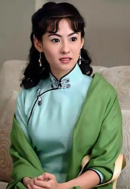张柏芝主演的《天涯歌女》,是和潘粤明老师合作的,她的民国造型成为