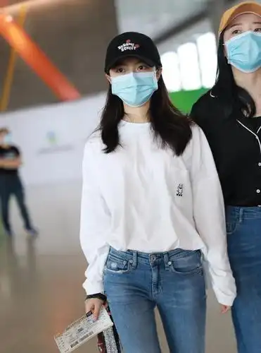 赵今麦多肉腿火了晚会上被抓拍这身材没有直男不爱