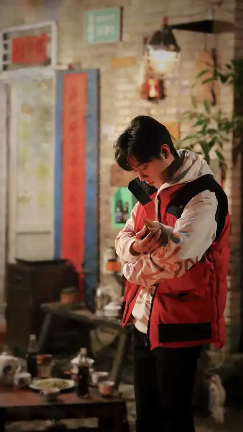 210112 奇妙之城 肖战 抱猫