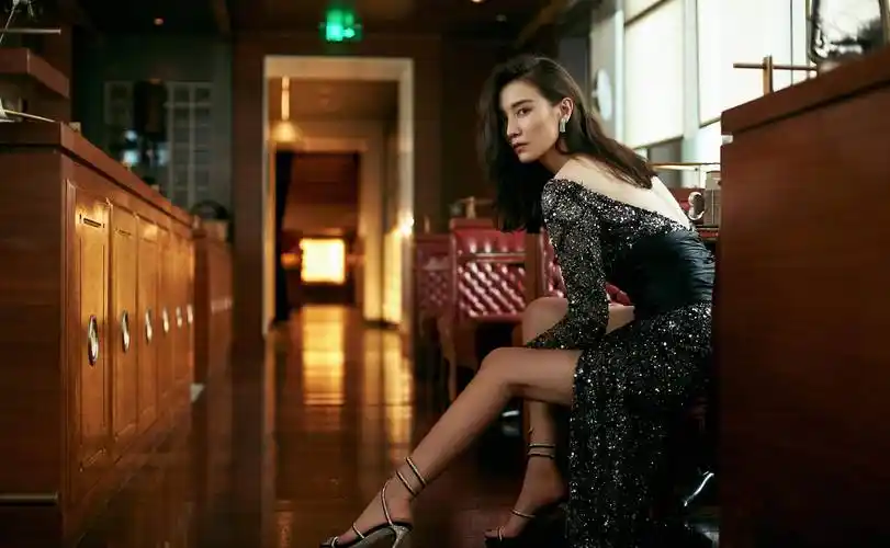 浅谈小宋佳四段感情,每一段都是认真地爱着,好的爱情要敢爱敢恨_女人