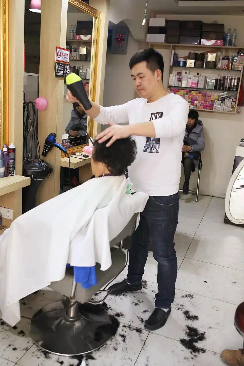 百姓记录一个理发师的梦想
