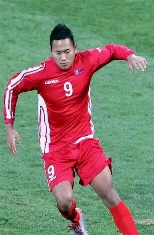 郑大世在世界杯上一哭成名与韩国空姐闪婚生娃你羡慕吗